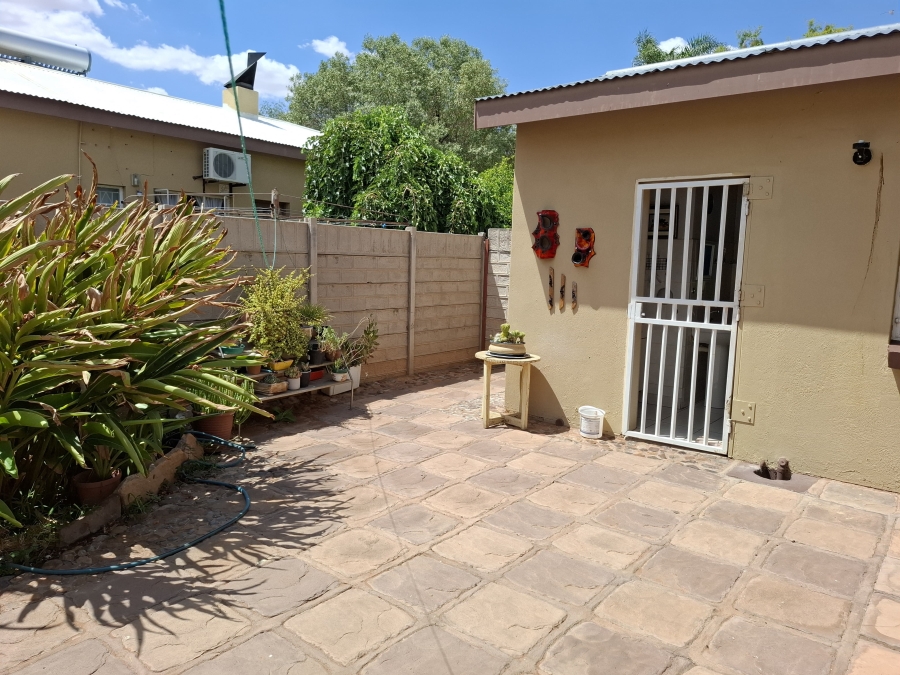 7 Bedroom Property for Sale in Middelpos Northern Cape